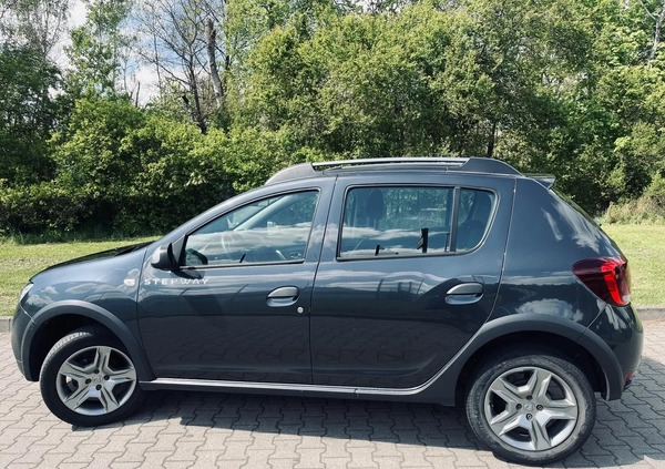 Dacia Sandero Stepway cena 43000 przebieg: 20410, rok produkcji 2019 z Jędrzejów małe 121